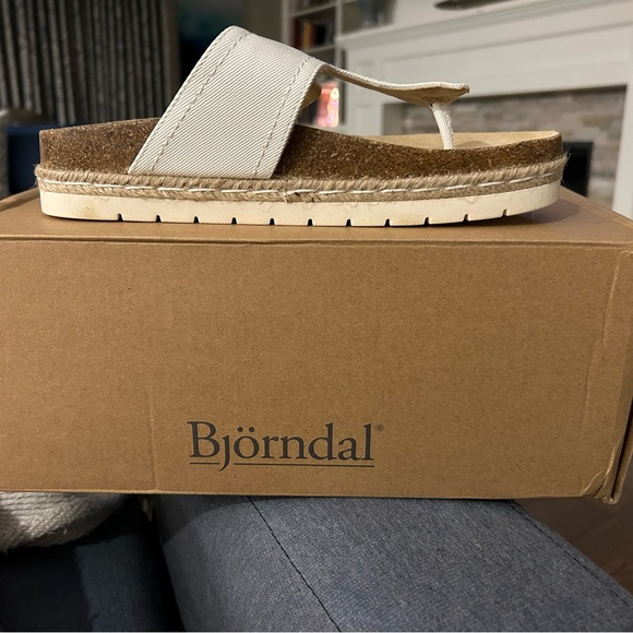 NEW Bjorndal White Penelope Thong Sandals, Cork insole, White & Jute Bottoms Sz7 - Picture 10 of 11